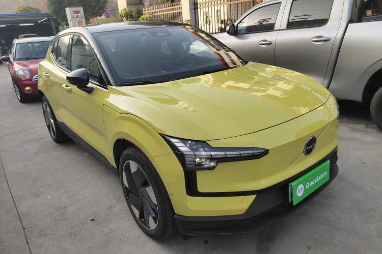 Used Volvo EX30 2025 Rear-Drive Long-Range Version Ultra
