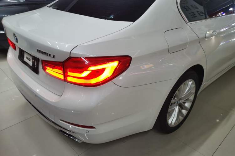 Used BMW 5 Series 2019 525Li Luxury Package
