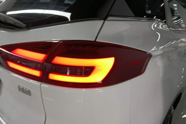 Used Geely Auto Emgrand X7 Sport 2022 1.8TD DCT Zhiya Trim Right Rear Taillight