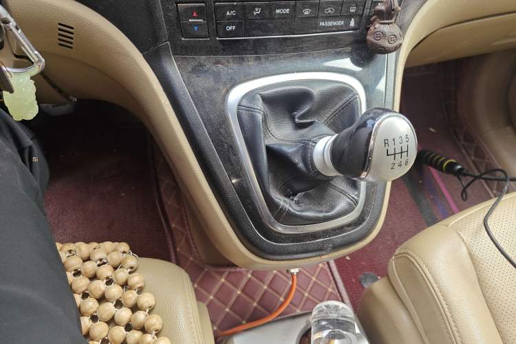 Used Haval H6 2011 Green Silence 2.0T Manual Two-Wheel Drive Elite Model