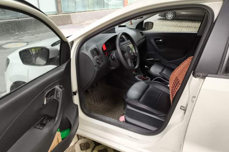 Used Volkswagen Polo 2013 1.4L Manual Fashion Edition Driver Seat