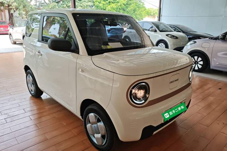Used Geely Galaxy Panda 2024 Panda Mini 200km Endurance Bear Front Right 45 Deg
