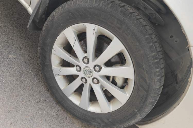 Used Buick GL8 2013 2.4L Comfort Edition Right Front Wheel Hub