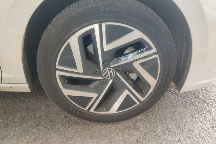 Used Volkswagen Sagitar 2024 300TSI DSG Flyover Edition Right Front Wheel Hub