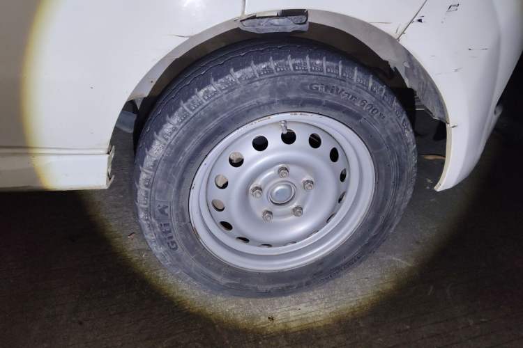 Used SRM New Energy Haishi EV 2021 Standard Model Right Front Wheel Hub