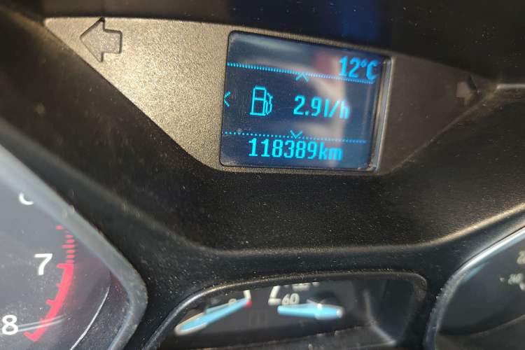 Used Ford Focus 2015 Sedan 1.6L Manual Fashion Edition