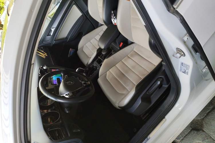 Used Volkswagen Golf 2017 230TSI Automatic Luxury Million-Vehicle Commemorative Edition