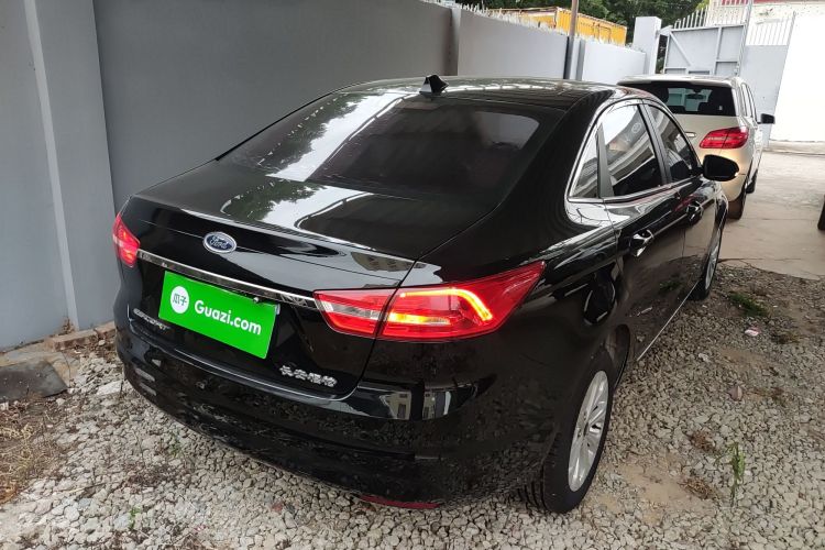 Used Ford Escort 2015 1.5L Automatic Fashion Model