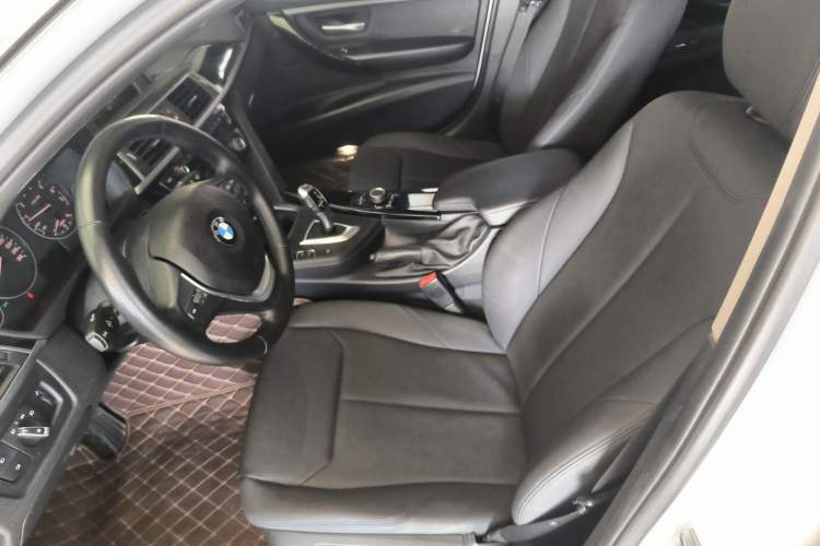 Used BMW 3 Series 2016 320Li Ambition Model
