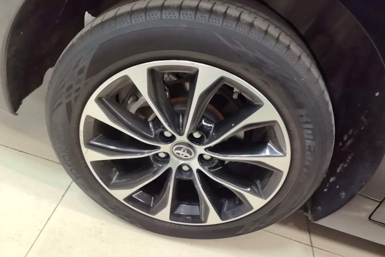 Used Toyota Avalon 2022 Dual-Engine 2.5L Luxury Edition Exterior 3