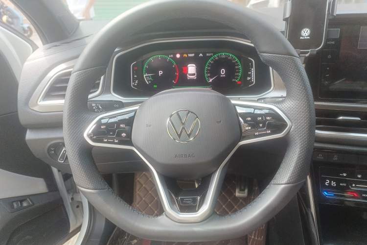 Used Volkswagen T-ROC 2025 300TSI DSG Two-Wheel Drive Chen Guang Edition