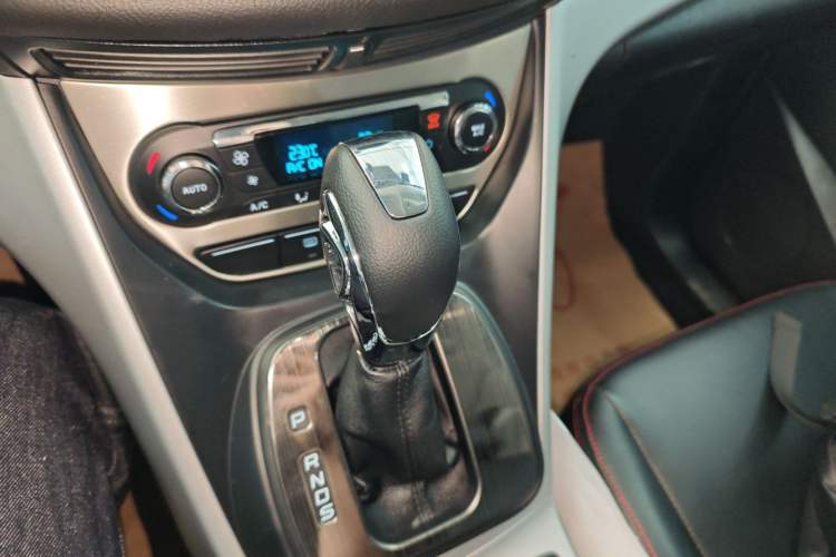 Used Ford Kuga 2015 1.5L GTDi Two-Wheel-Drive Comfort Model