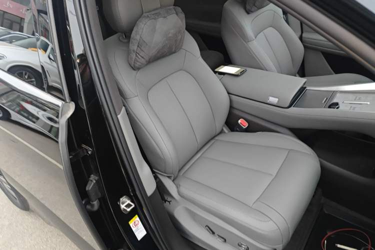 Used Denza N8L 2025 Model Zunrong Model Right Front Seat