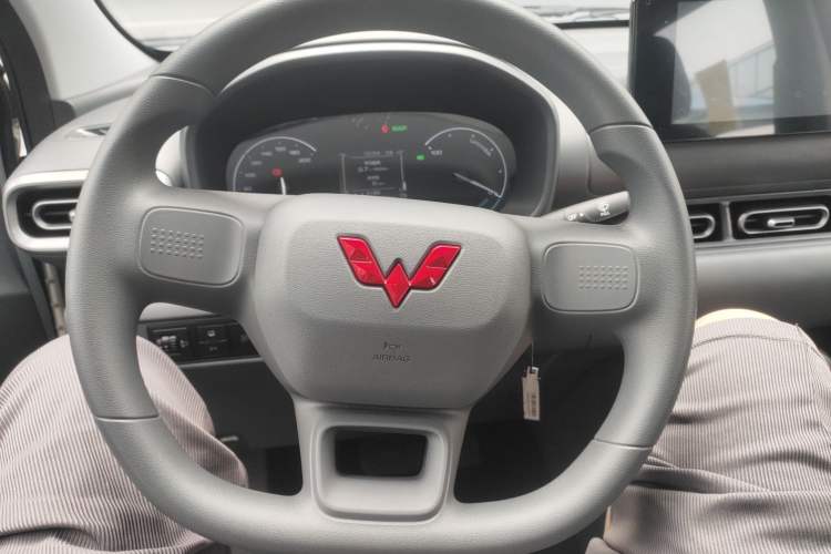 Used Wuling Hongguang New Energy 2025 Extended-Range Hybrid 50 km Standard Version