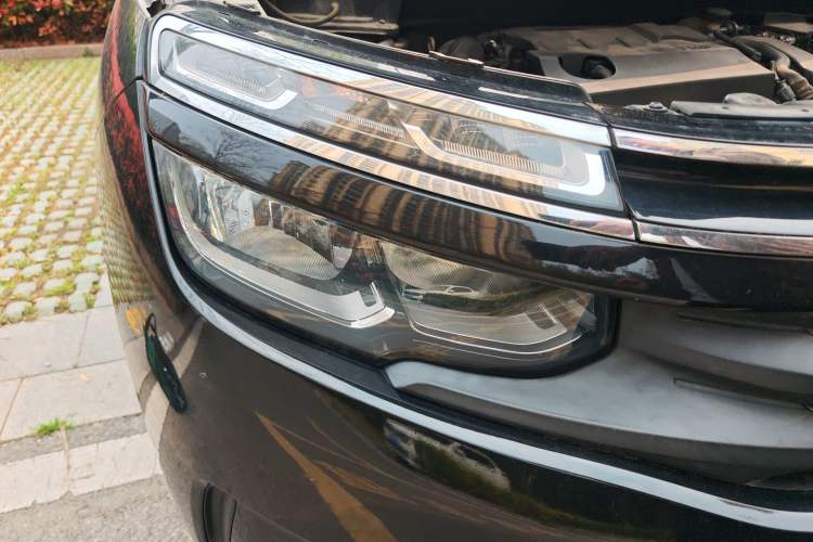 Used Citroen C5 AIRCROSS 2017 380THP Fashion Edition Right Front Headlight
