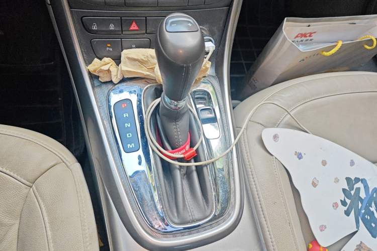 Used Chevrolet Malibu 2013 2.0L Automatic Luxury Edition Gear Lever