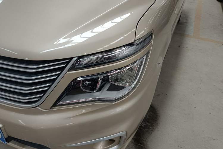 Used FORTHING Lingzhi 2019 Facelifted M5L 1.6L 7-Seater Base Model China VI Standard
