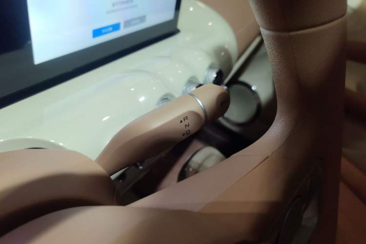 Used Wuling Bingo 2025 333 km Lingxi Connected Version Gear Lever