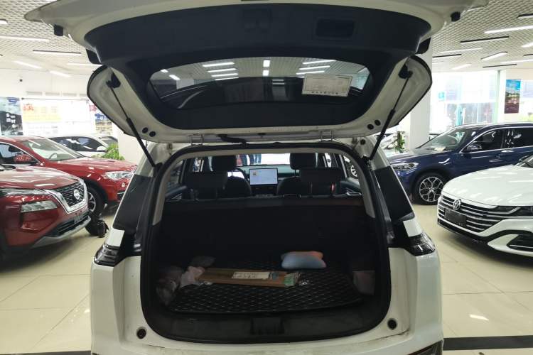 Used AION Y 2022 Plus 70 Enjoy Edition Trunk