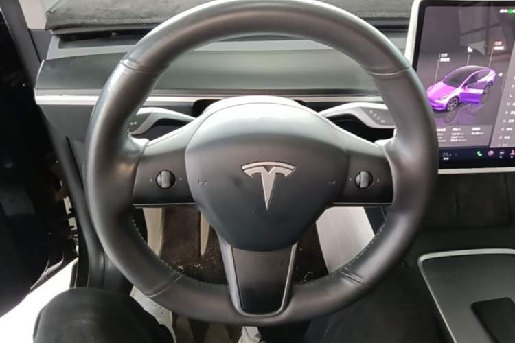 Used Tesla Model Y 2024 Rear-Wheel-Drive Version
