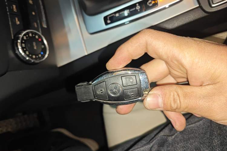 Used Mercedes-Benz C-Class 2011 C 200 Fashion Travel Edition
