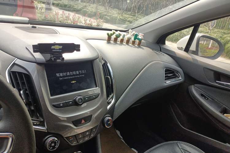 Used Chevrolet Cruze 2017 1.5L Automatic Pioneer Sunroof Edition