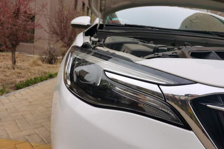 Used Buick GT 2019 18T Automatic Connected Elite Model China VI Standard Right Front Headlight