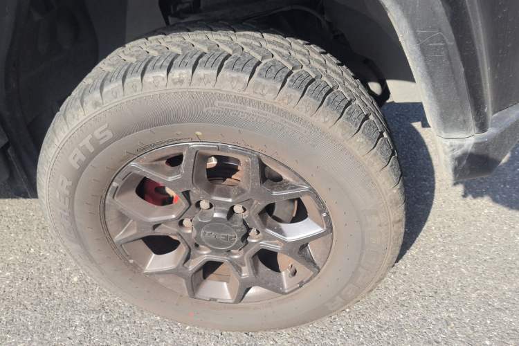 Used BAIC Off-Road BJ40 2021 2.0D Automatic Four-Wheel Drive Blade Hero Edition Adventurer Type Right Front Wheel Hub