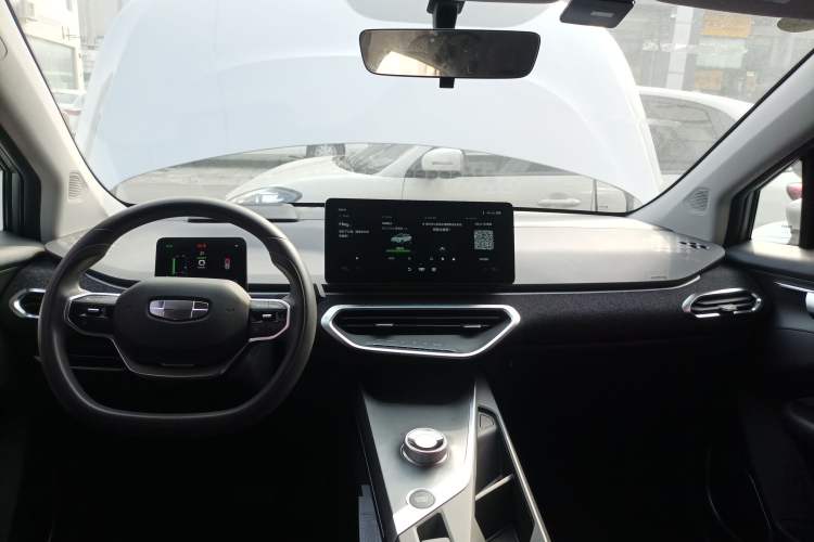 Used Geometry C 2022 400KM Blueberry Pro Audio And AC Panel