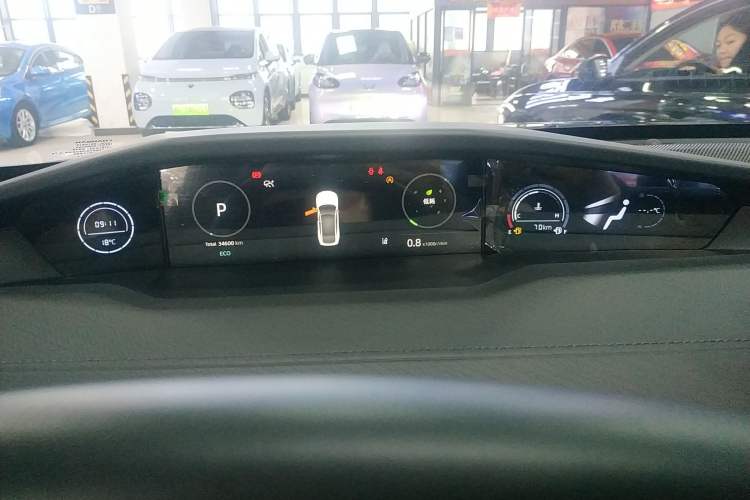 Used CHANGAN UNI-V 2023 1.5T Prestige Model
