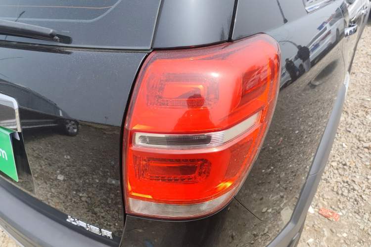 Used Chevrolet Captiva 2017 2.4L 4x4 Flagship Edition 7-Seater