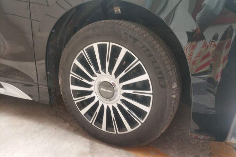 Used GAC Trumpchi M8 2021 Master Series 390T Four-Seat Deluxe Edition Right Front Wheel Hub