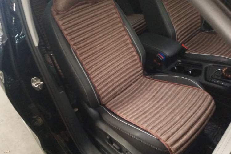 Used Volkswagen Tiguan L 2023 330TSI Automatic Two-Wheel Drive R-Line Enjoyment Edition Right Front Seat