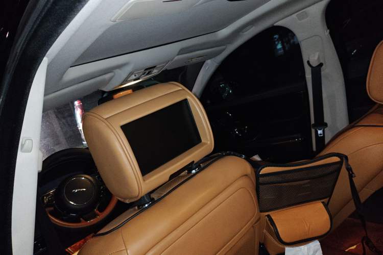 Used Jaguar XJ 2014 XJL 3.0 SC Two-Wheel-Drive Panoramic Business Edition