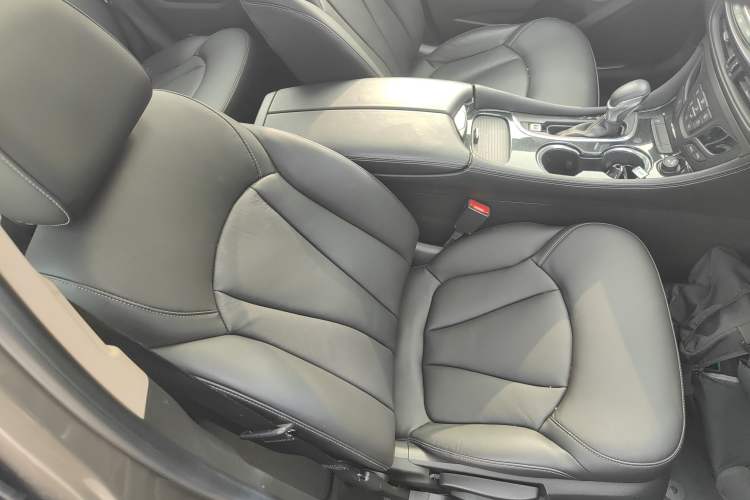 Used Buick Envision 2016 20T Two-Wheel-Drive Elite Model Right Front Seat