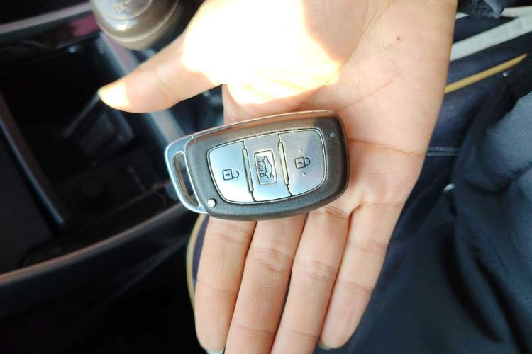 Used Hyundai Elantra (5th Generation / Langdong) 2015 1.6L Manual Leading Model