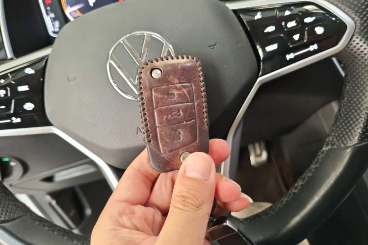 Used Volkswagen Tiguan L 2022 330TSI Automatic Two-Wheel Drive R-Line Enhanced Edition