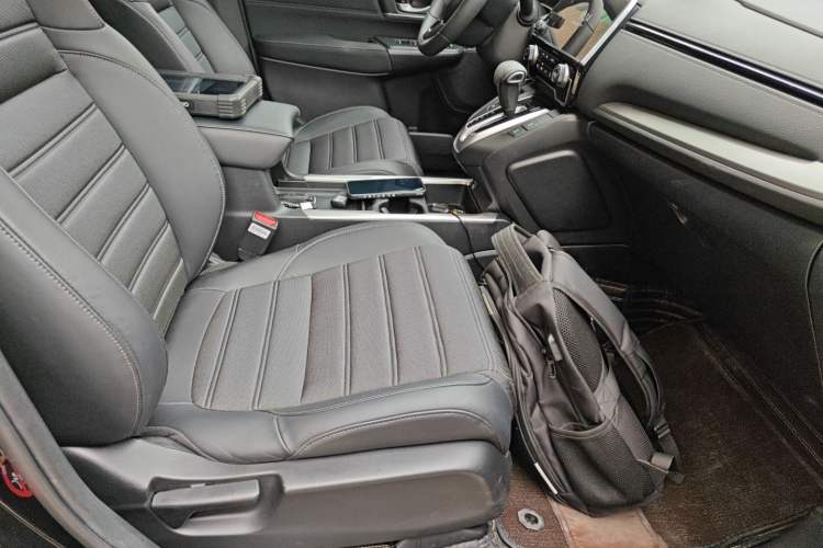 Used Honda CR-V 2021 240TURBO CVT Two-Wheel Drive Urban Edition Right Front Seat