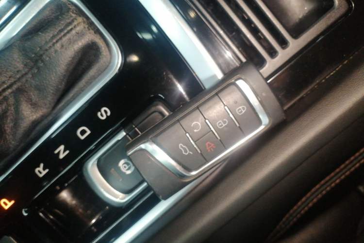 Used GAC Trumpchi GS8 2017 320T Two-Wheel Drive Prestige Version (7 Seats)