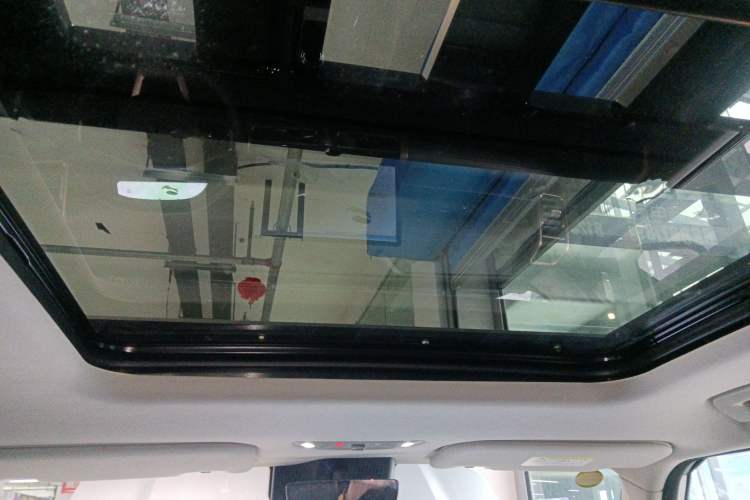 Used iCAR 03 2024 501km Four-wheel Drive Long-Range Advanced Version Headliner