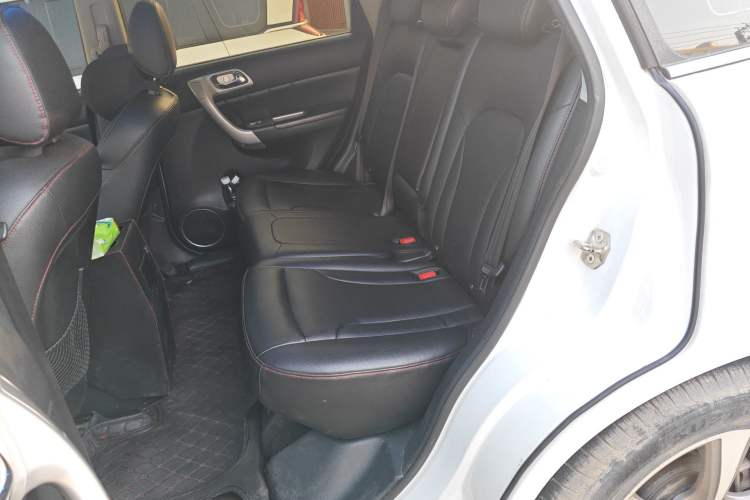 Used Haval H6 2013 Upgraded Model 1.5T Manual Two-Wheel Drive Elite Version
