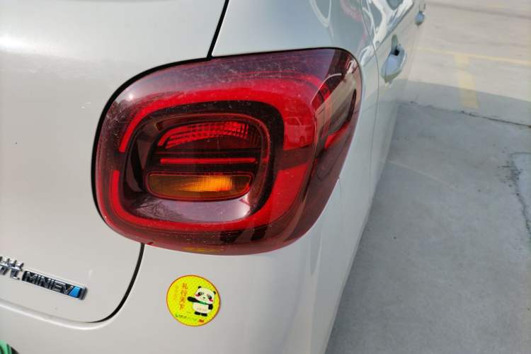 Used Wuling Hongguang MINIEV 2025 Four-Door Version Advanced Edition
