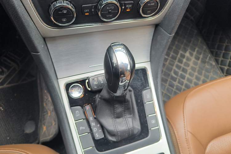 Used Volkswagen Passat 2014 1.8TSI DSG Prestige Edition