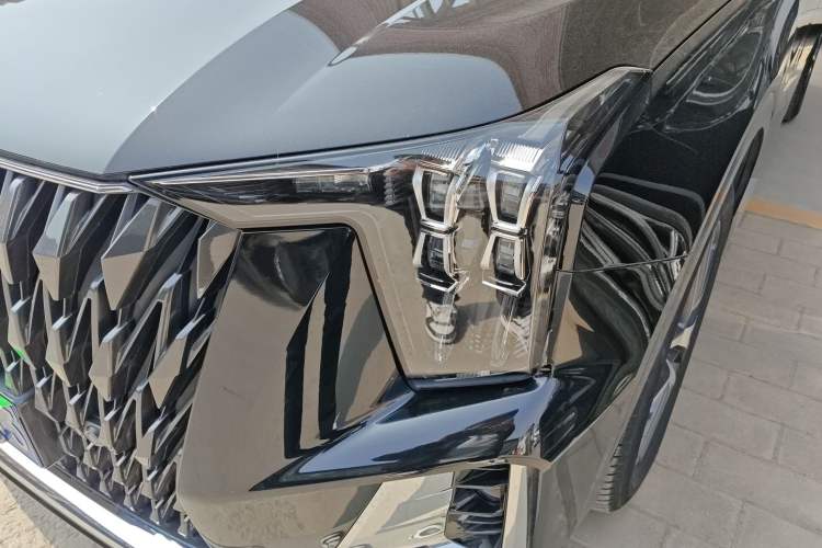 Used GAC Trumpchi GS8 2022 Dual-Engine Series 2.0TM Two-Wheel Drive Prestige Edition (7 Seats)
