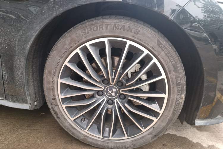 Used BYD Han 2020 EV Long-Range Luxury Model Right Front Wheel Hub