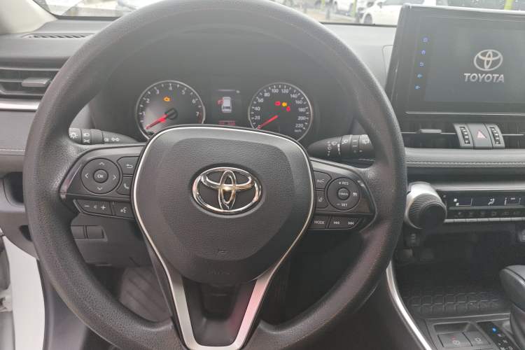 Used Toyota RAV4 2021 2.0L CVT Two-Wheel Drive Urban Edition Steering Wheel