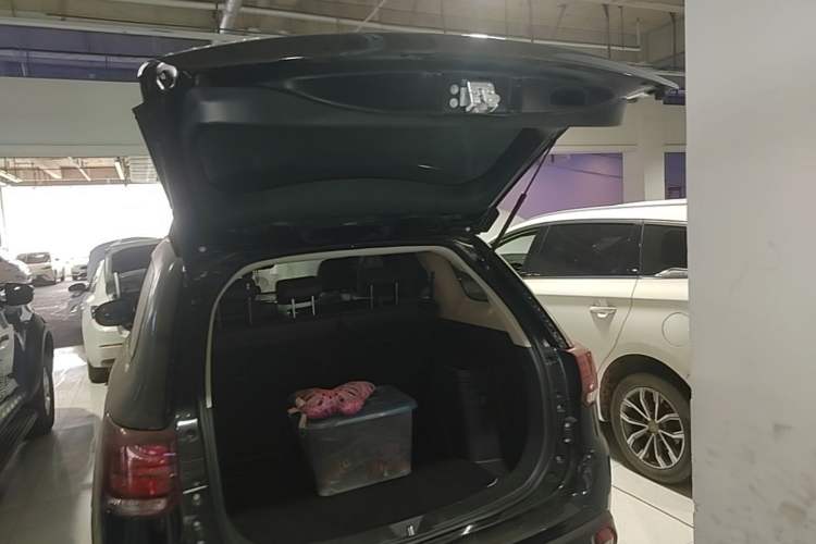 Used Mitsubishi Outlander 2019 2.0L Two-Wheel Drive Comfort Edition 5 Seats China VI Standard
