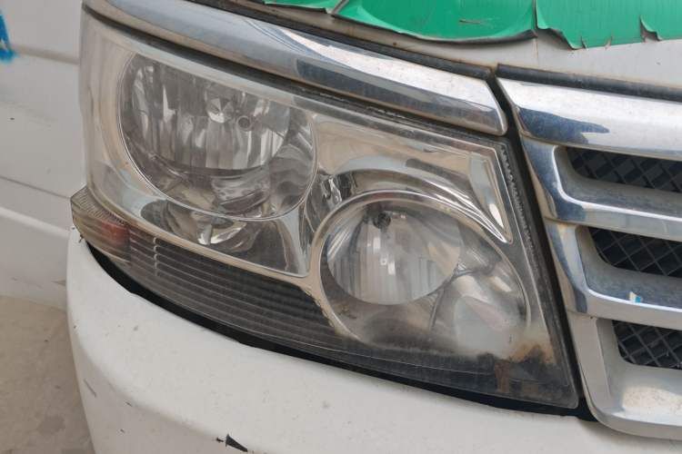 Used Jinbei Hiace 2016 2.0L Express Series Standard Version V19 Right Front Headlight