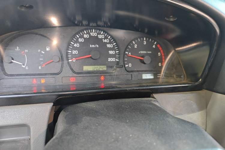 Used Dongfeng Ruichi 2013 2.2T Diesel Two-Wheel Drive Standard Version ZD22TE
