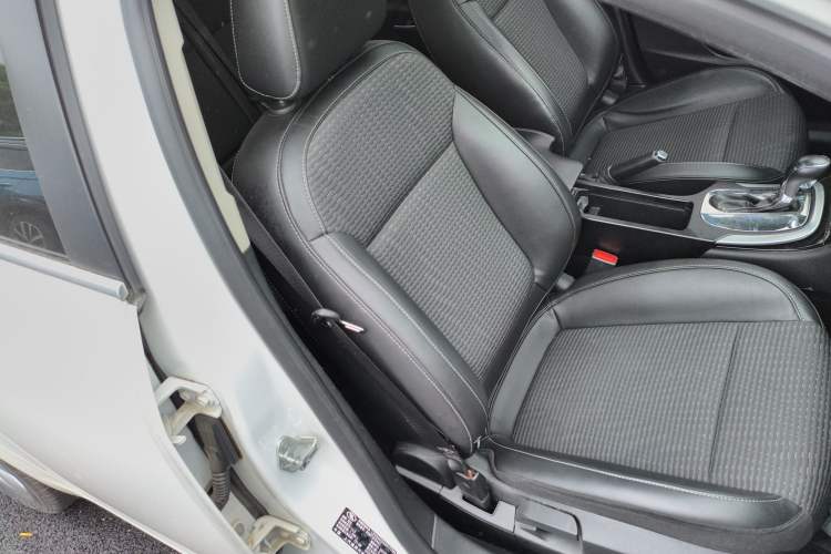 Used Buick Regal 2015 1.6T Leading Technology Model Right Front Seat